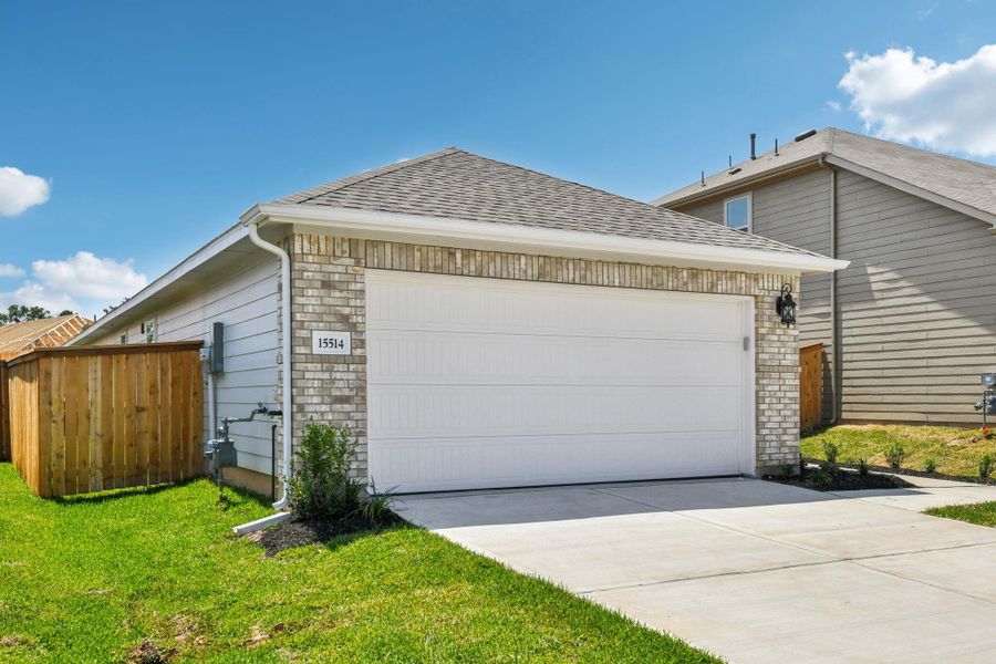 Photo is not of the actual home, but is an inspirational photo of builder’s model home and may depict options, furnishings, and/or decorator features that are not included Photo is not of the actual home, but is an inspirational photo of builder’s model home and may depict options, furnishings, and/or decorator features that are not included