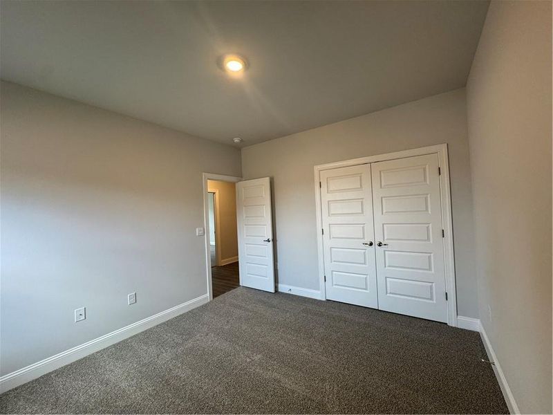 Spacious, unfurnished interior of a new home in Tuscany Hills, Douglasville (Image 16).