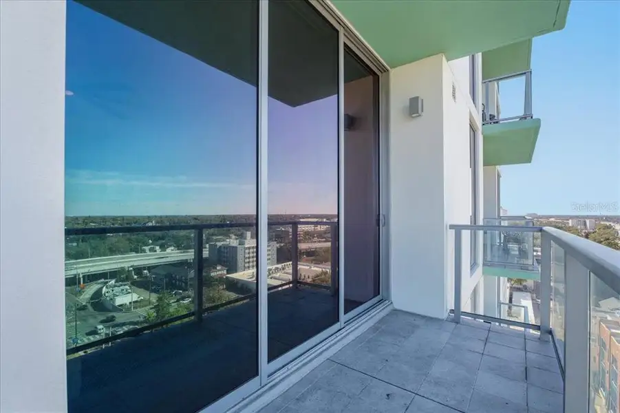 Exterior details and patio area of a home in , St. Petersburg (Image 28).