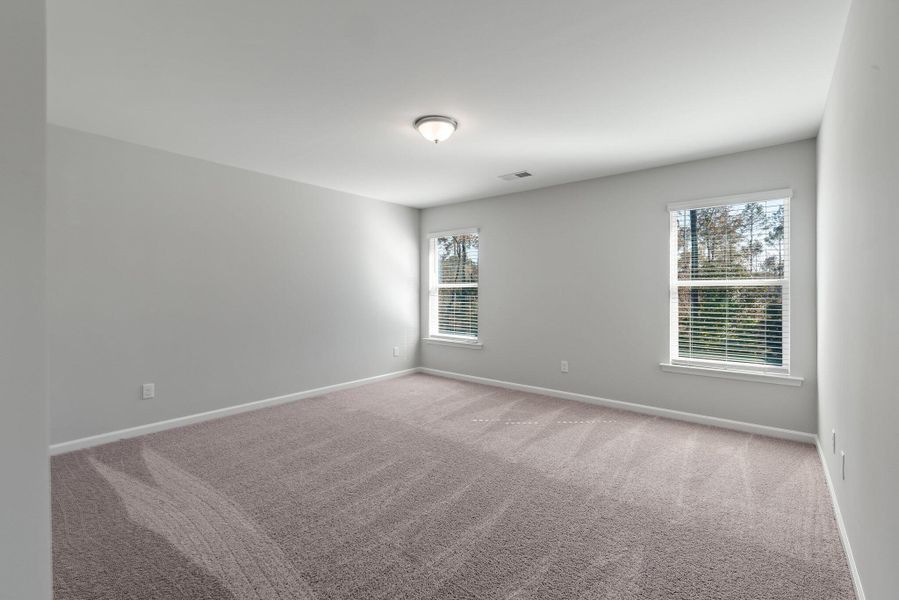 Spacious, unfurnished interior of a new home in Parker's Preserve, Ridgeville (Image 18).