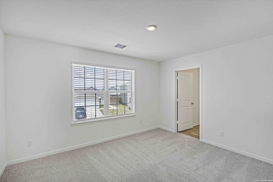 Spacious, unfurnished interior of a new home in , San Antonio (Image 26).