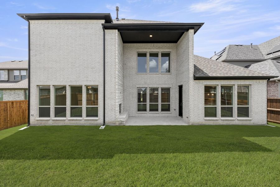 Representative exterior details of a home built from the Ramsey by Windsor Homes in Estates at Rockhill, Frisco (Image 4).