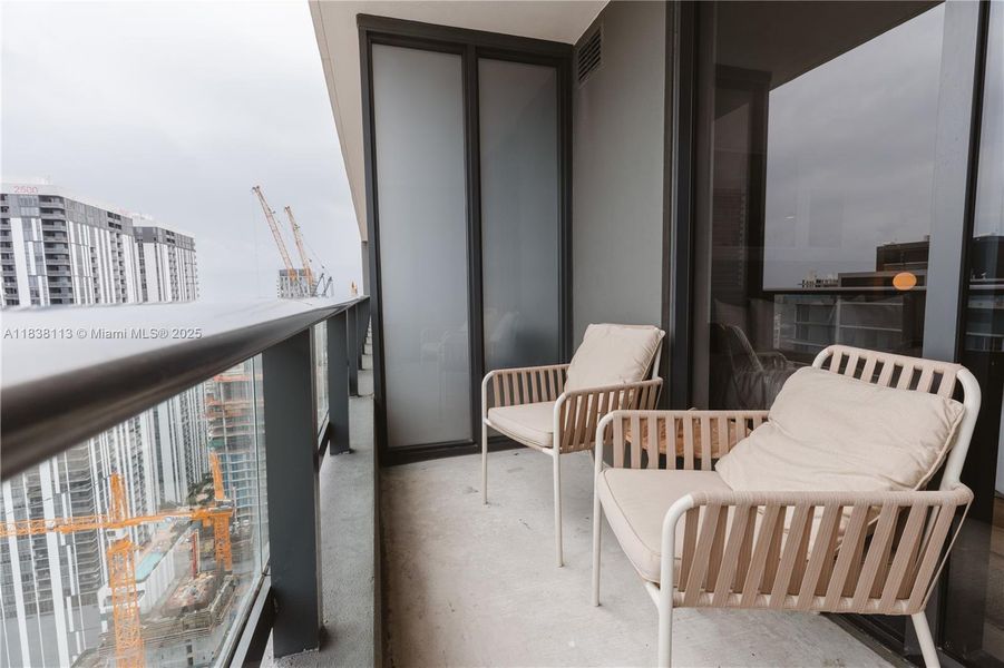 Exterior details and patio area of a home in Gale Hotel & Residences Miami (former Natiivo), Miami (Image 20).