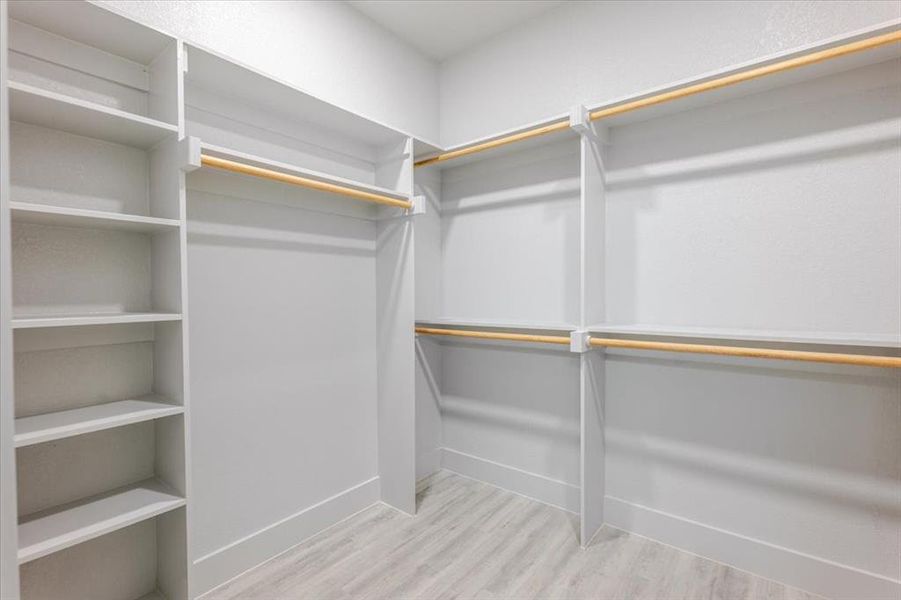 En-suite Closet #1 Downstairs En-suite Closet #1 Downstairs