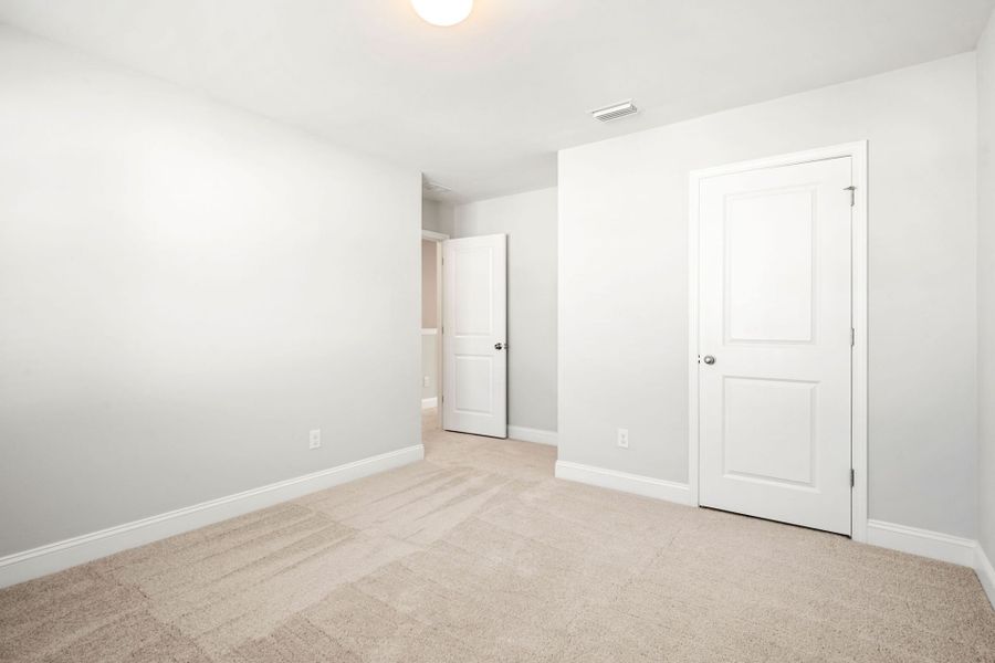 Spacious, unfurnished interior of a new home in Salem Bay, Beaufort (Image 15).