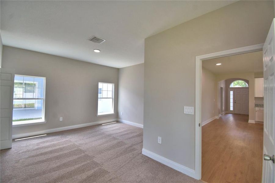 Spacious, unfurnished interior of a new home in , Winter Haven (Image 25).