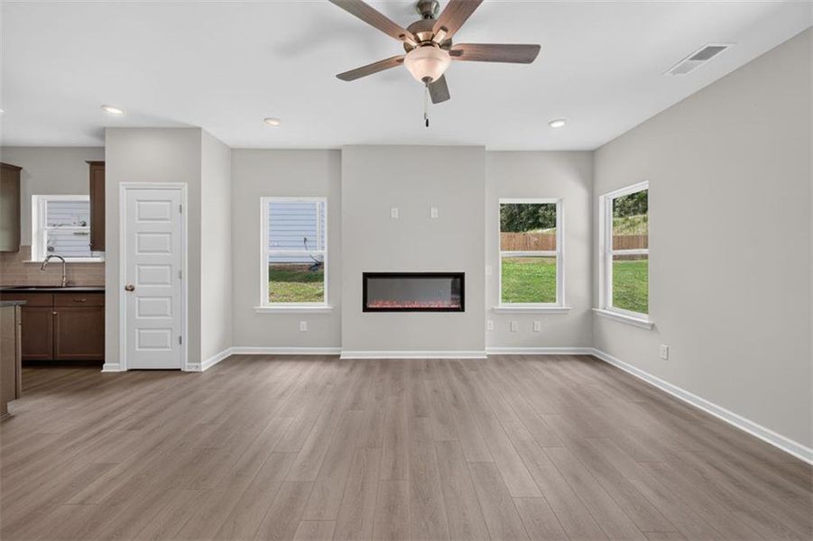 Spacious, unfurnished interior of a new home in Summerfield Place, Carrollton (Image 21). Spacious, unfurnished interior of a new home in Summerfield Place, Carrollton (Image 21).