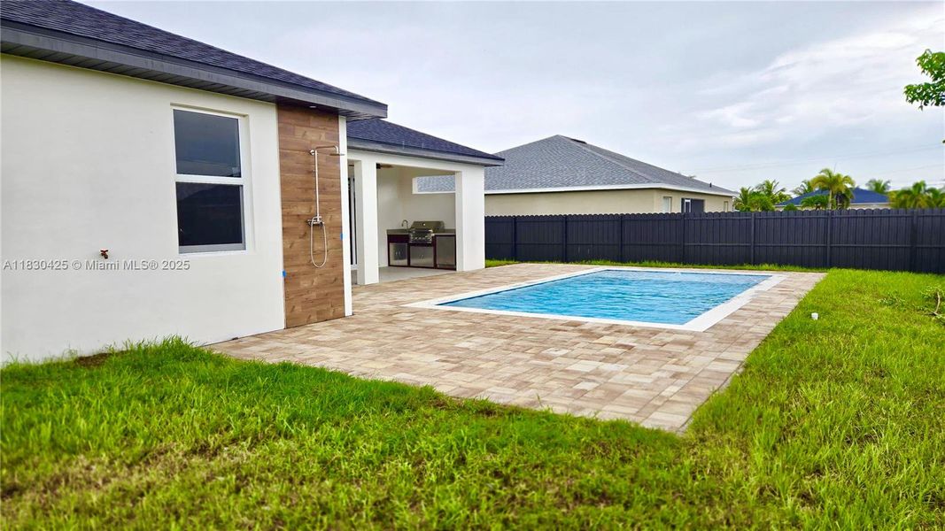 Exterior details and patio area of a home in , Cape Coral (Image 21).