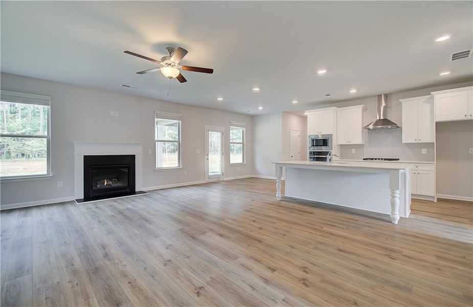 Spacious, unfurnished interior of a new home in Grandview at Millers Mill, Stockbridge (Image 15).