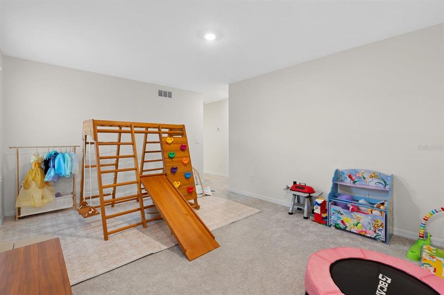 Image 33 of a home in . Image 33 of a home in .