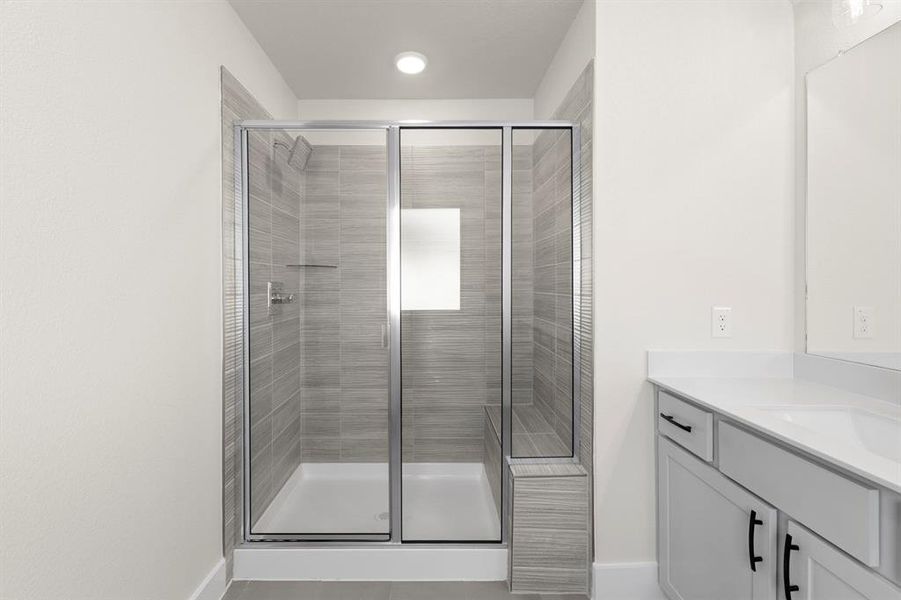 22. 1117 Amaryllis - Bath (3)