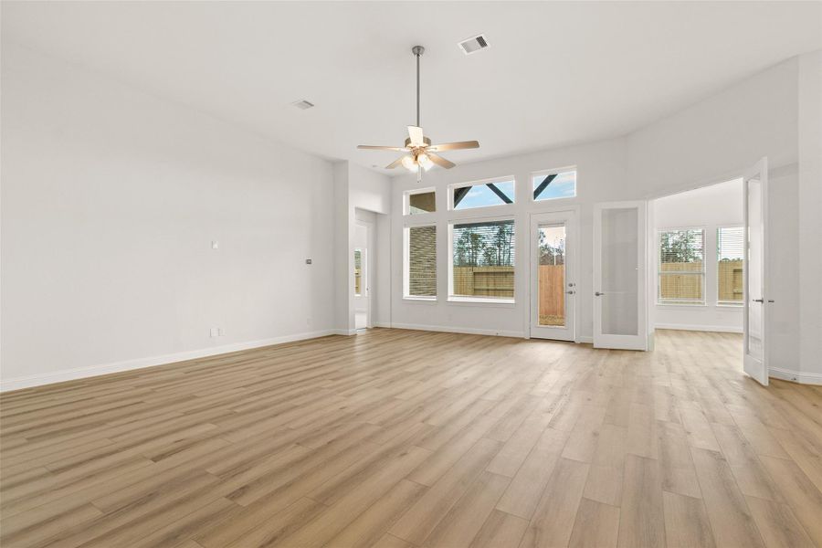 Spacious, unfurnished interior of a new home in Sundance Cove, Crosby (Image 31).