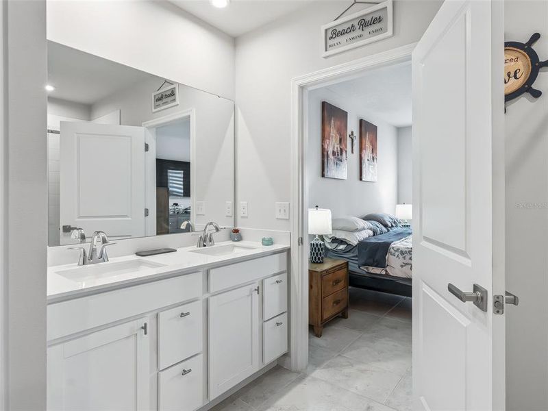 Furnished interior view inside a new home in , Sumterville (Image 31).