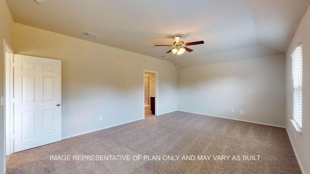 Spacious, unfurnished interior of a new home in Reserve at Mallard Lakes, Orange (Image 15).