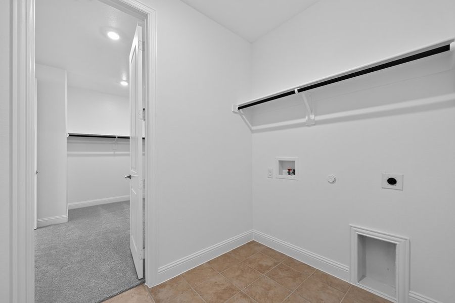 Spacious, unfurnished interior of a new home in South Oak, Lakewood Village (Image 29).