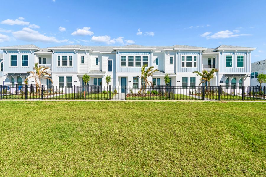 Image 19 of a home in Emerald Landing at Waterside at Lakewood Ranch – Towns.