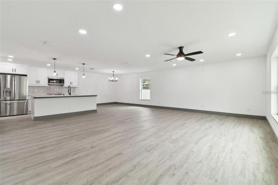 Spacious, unfurnished interior of a new home in , Tampa (Image 15).