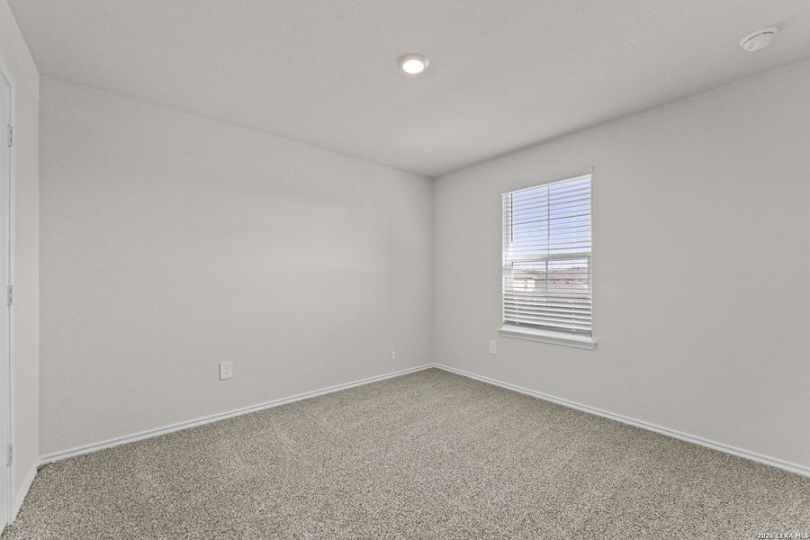 Spacious, unfurnished interior of a new home in Laurel Vistas, San Antonio (Image 30).