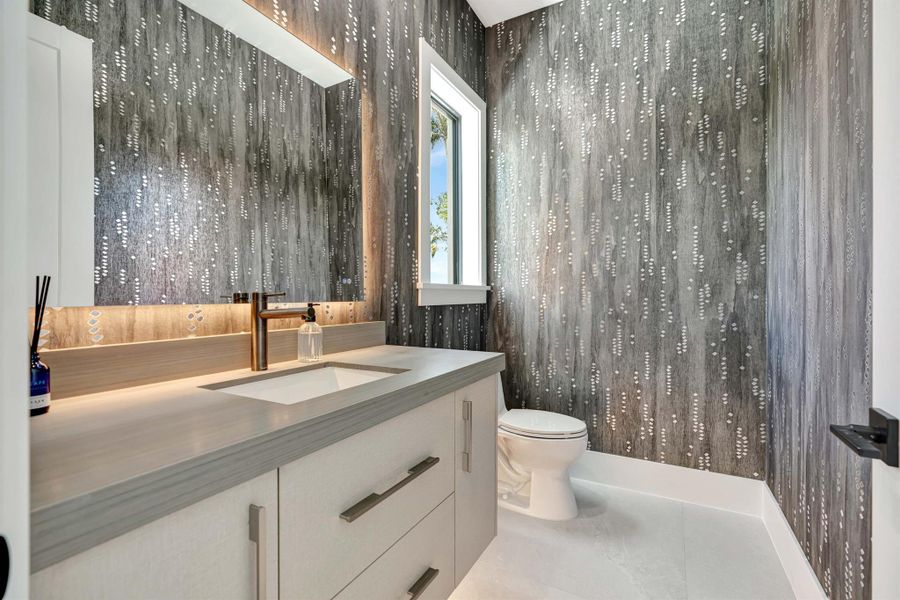 Spacious, unfurnished interior of a new home in , Lantana (Image 21).