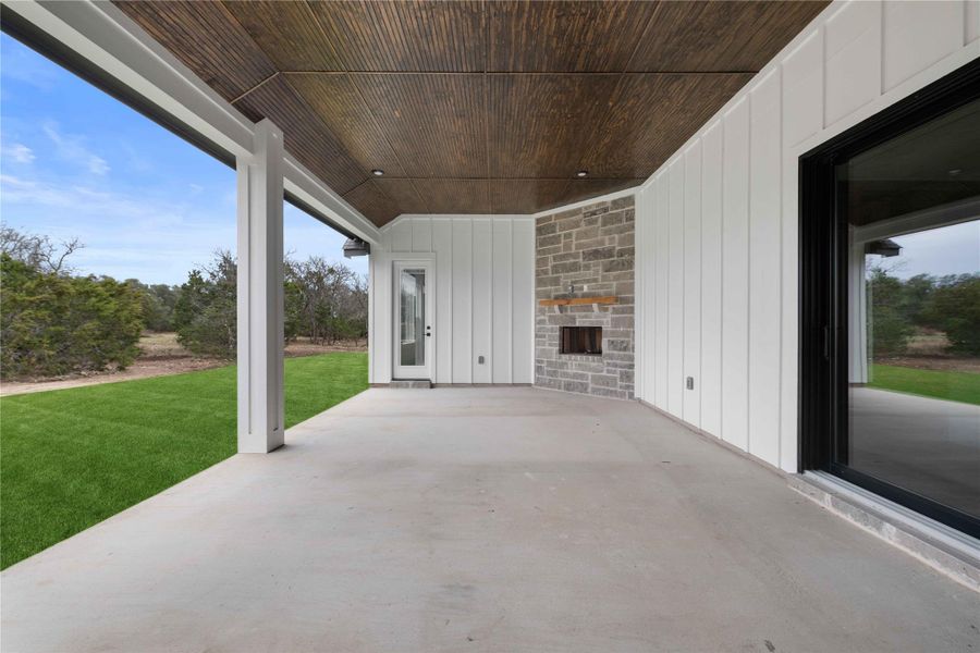Exterior details and patio area of a home in Daniels Mountain, Georgetown (Image 4).