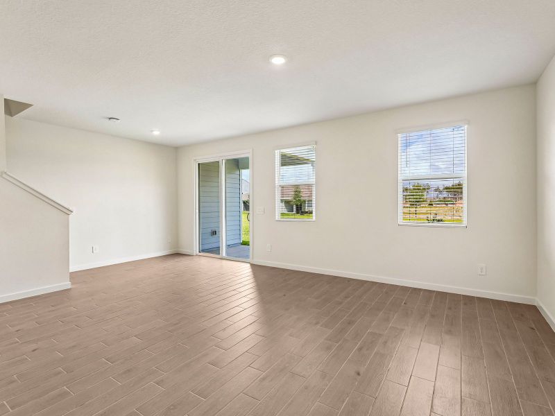 Spacious, unfurnished interior of a new home in Parkside at Shearwater, St. Augustine (Image 6).
