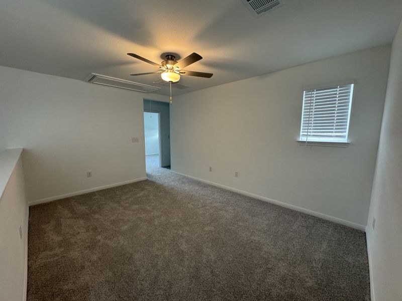 Spacious, unfurnished interior of a new home in Longview 40s - Alley, Del Valle (Image 8).