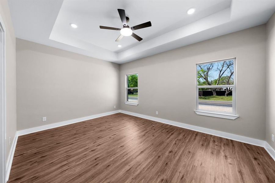 Spacious, unfurnished interior of a new home in , Sulphur Springs (Image 19).
