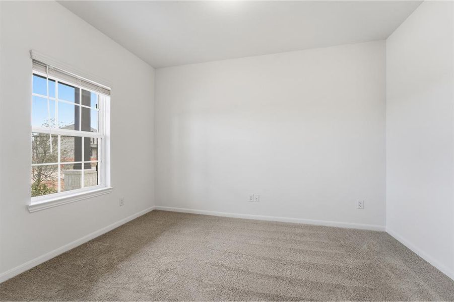 Spacious, unfurnished interior of a new home in Saddlebrook Estates, Waxahachie (Image 12).