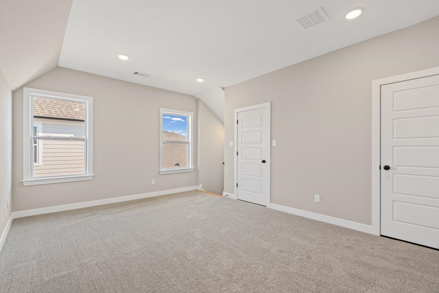 Spacious, unfurnished interior of a new home in Lockwood, Collierville (Image 22).