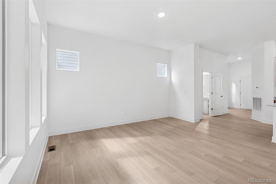 Spacious, unfurnished interior of a new home in Painted Prairie Cottage, Aurora (Image 26).