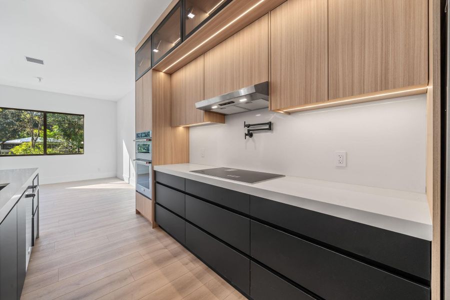 Furnished interior view inside a new home in , Loxahatchee (Image 7).