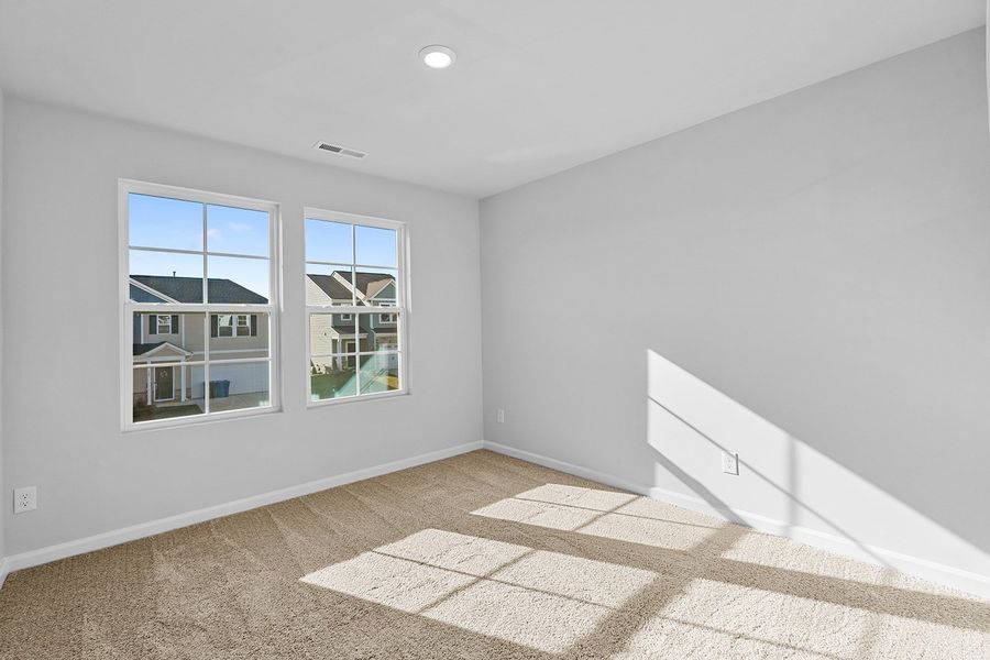 Spacious, unfurnished interior of a new home in Hanes Lake, Winston-Salem (Image 27).