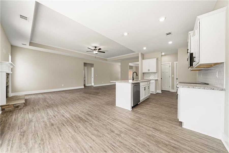 Spacious, unfurnished interior of a new home in Benson Estates, Dallas (Image 17).