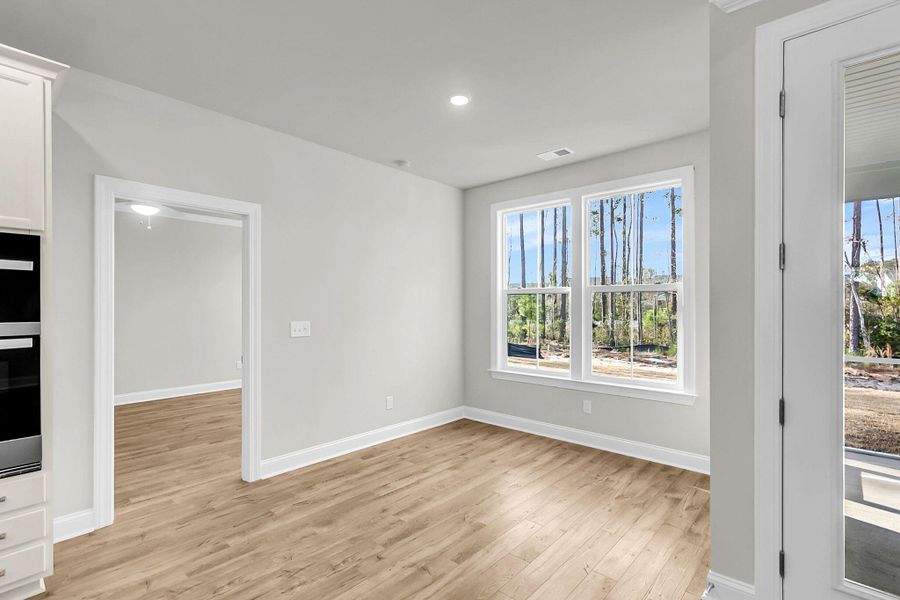 Spacious, unfurnished interior of a new home in Kings River Preserve, Hollywood (Image 21).