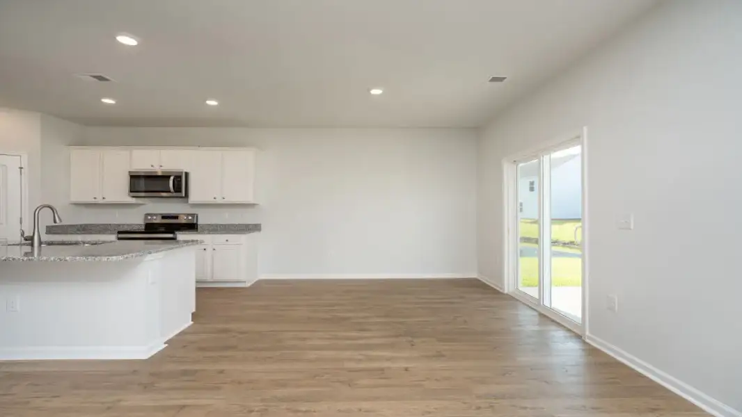 Representative unfurnished interior of a home built from the Elle by D.R. Horton in Brookside, Richlands (Image 15).