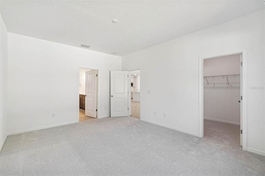Spacious, unfurnished interior of a new home in Cascades at Southern Hills, Brooksville (Image 44).