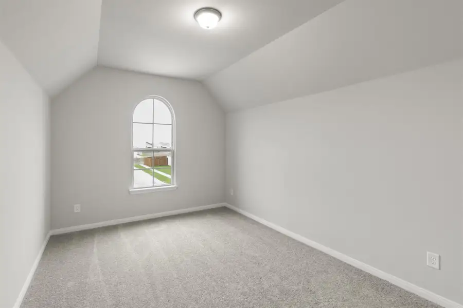 Representative unfurnished interior of a home built from the Fairmont by Pacesetter Homes in Sutton Fields, Celina (Image 22).
