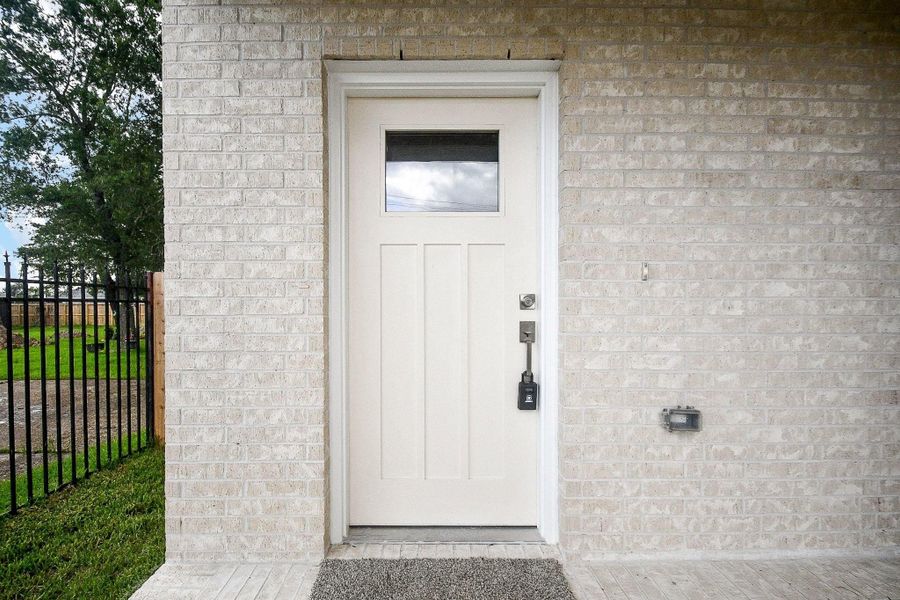 Exterior details and patio area of a home in , Houston (Image 30).