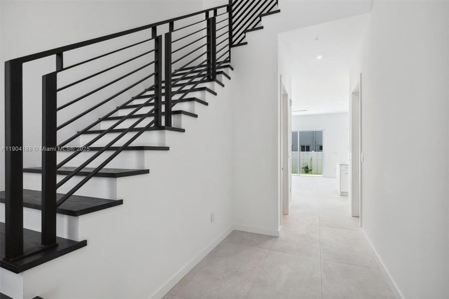 Spacious, unfurnished interior of a new home in , Pompano Beach (Image 27).