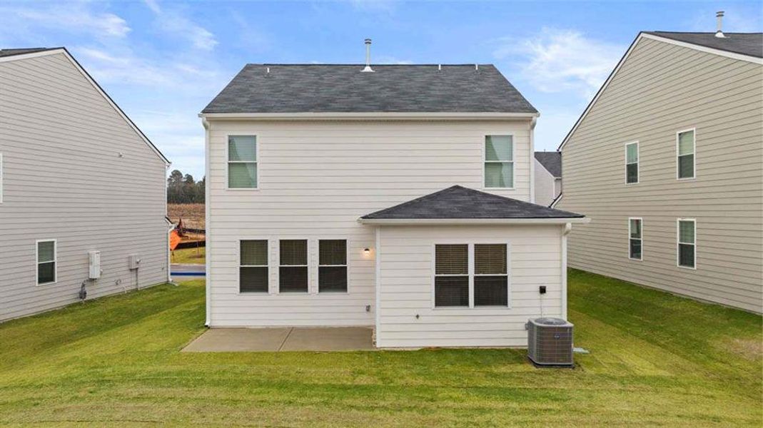 Exterior details and patio area of a home in Poplar Preserve, Newnan (Image 3).