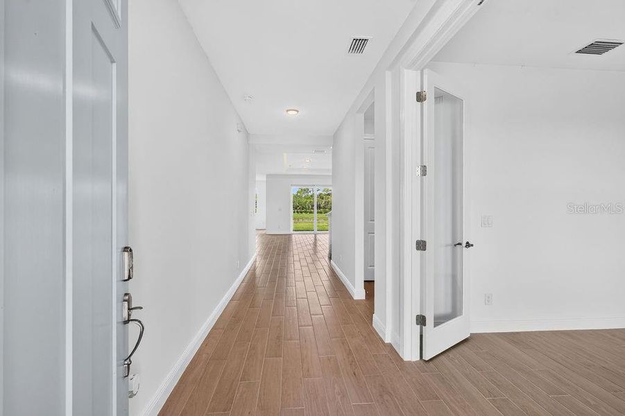 Spacious, unfurnished interior of a new home in The Sanctuary – Royal Collection, Punta Gorda (Image 15). Spacious, unfurnished interior of a new home in The Sanctuary – Royal Collection, Punta Gorda (Image 15).