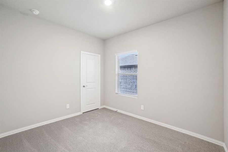 Spacious, unfurnished interior of a new home in Eastridge - Spring Series, McKinney (Image 29).