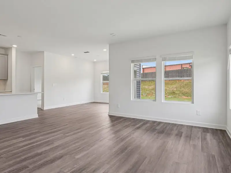 Spacious, unfurnished interior of a new home in Brighton Springs, York (Image 9).