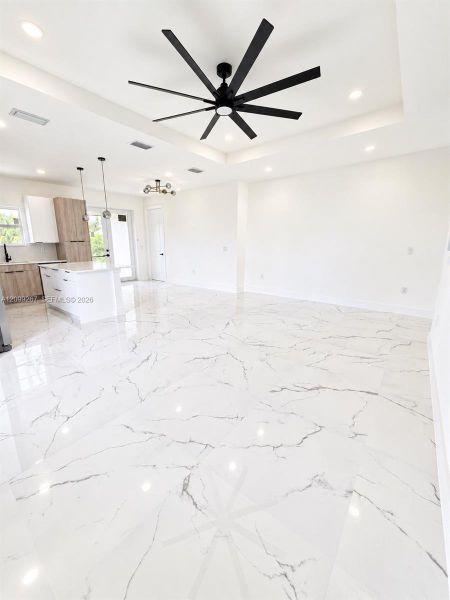 Spacious, unfurnished interior of a new home in , Lehigh Acres (Image 27).