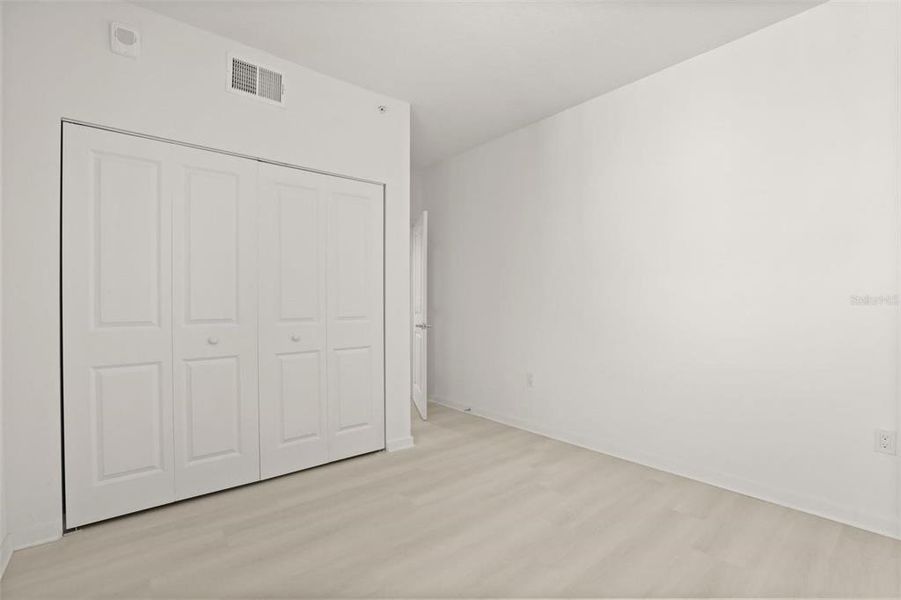 Spacious, unfurnished interior of a new home in , Orlando (Image 39).