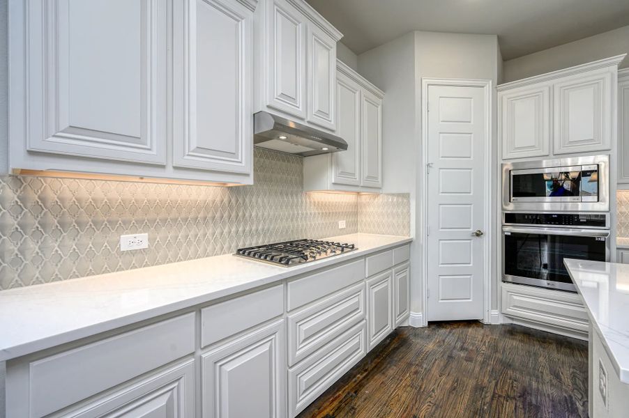 Representative furnished interior of a home built from the Portico by Stonehollow Homes in Heritage Grove, Blue Ridge (Image 12).