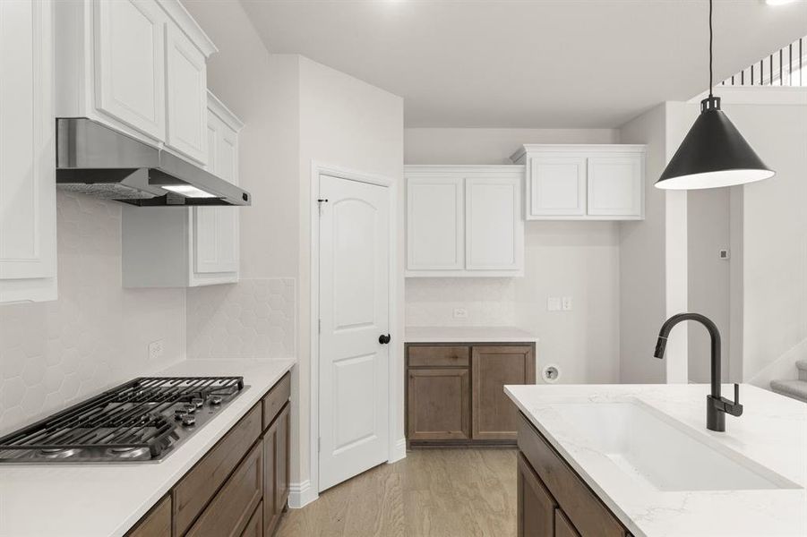 12. 920 Lost Mine - Kitchen (3)