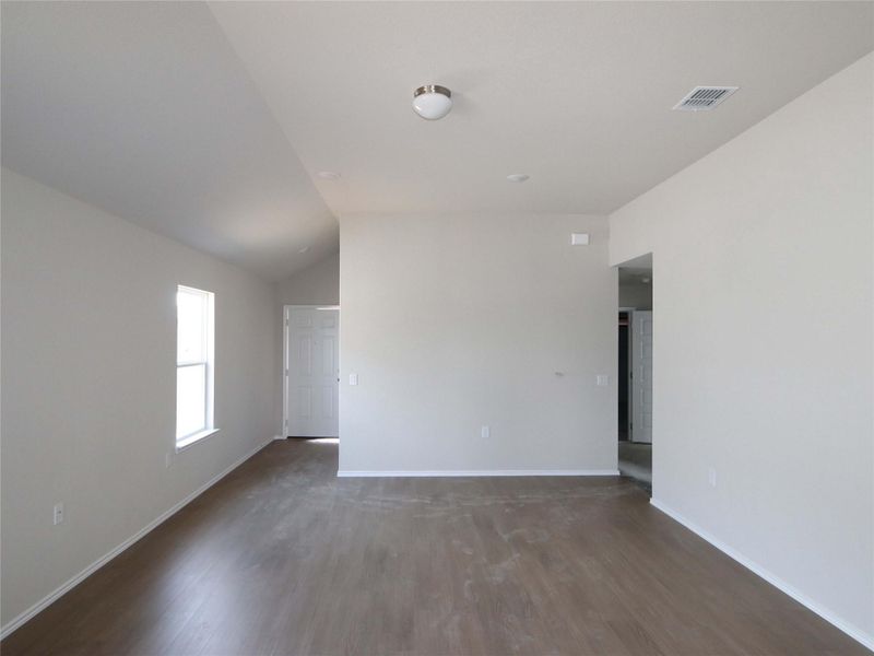 Spacious, unfurnished interior of a new home in Marble Creek Crossing, Austin (Image 8). Spacious, unfurnished interior of a new home in Marble Creek Crossing, Austin (Image 8).