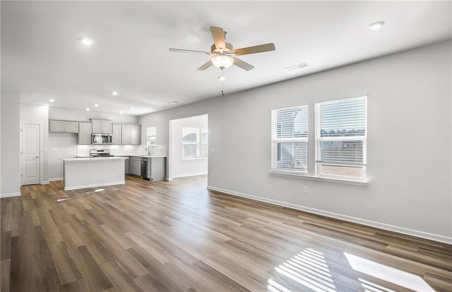 Spacious, unfurnished interior of a new home in Anderson Point, McDonough (Image 11).