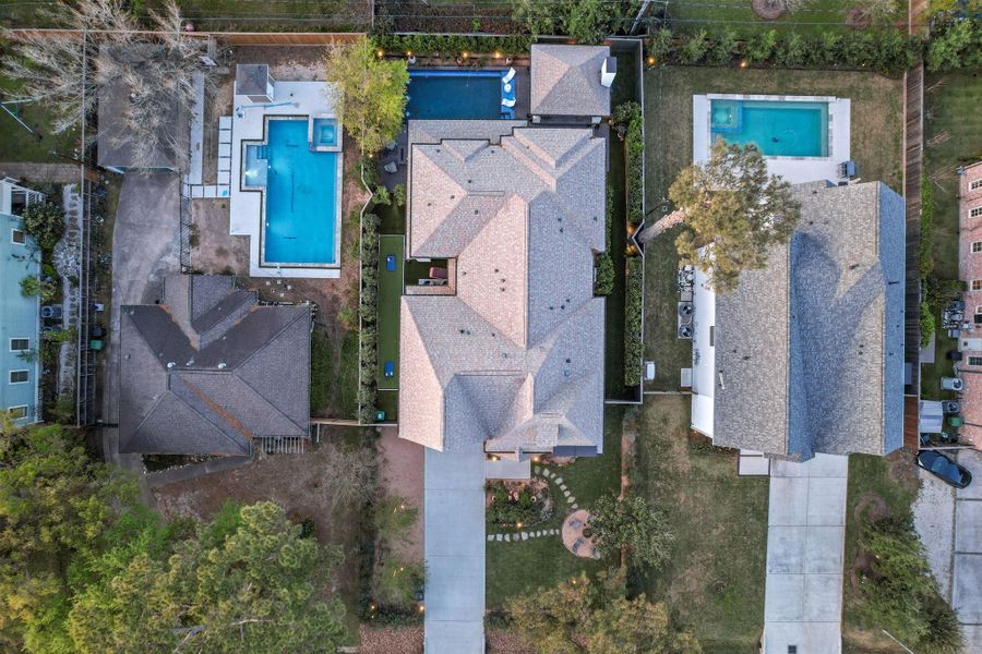 Community amenities in , Houston (Image 38).